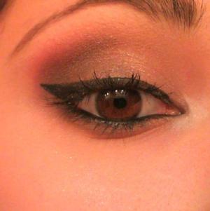 rimer- Urban Decay Primer Potion 
Inner half lid- Pillow Talk (too faced) 
Outter half lid- Dark brown (beauty treats palette) 
Crease- passionate ( MAC) 
Brow highlight color- In the buff 
Inner corner- white (Beauty treats palette) 
Liquid Eyeliner- 24/7 liquid eyeliner(U.D) 
Waterline- maybelline gel eyeliner 
Mascara- Scandal Eyea( Rimmel)
