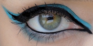 Olhos dramáticos com azul turquesa e preto http://bit.ly/xNpDWW