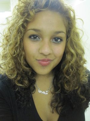 Under eye green liner