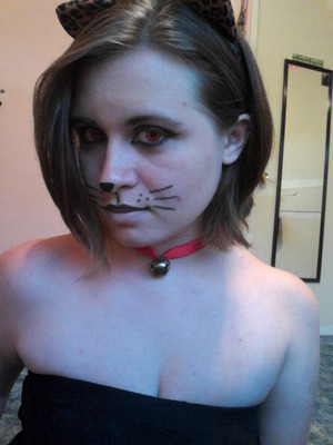 Halloween (2012)
Short hair
black eye shadow, mascara, and eyeliner
Cat like Look