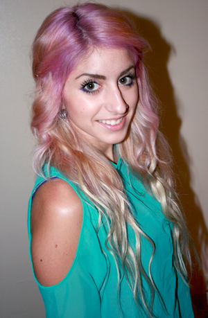 Lilac roots to blonde tips
