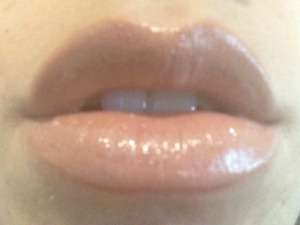 mary kay creme lipstick in WHISPER...