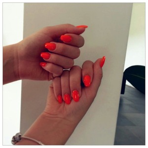 neon orange nails 
