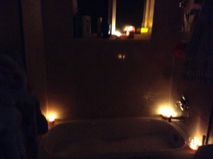 It's so luxurious and relaxing to have a bath here and there :) 