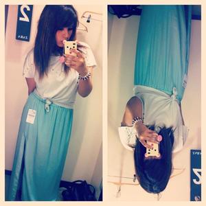 Trying on this outfit in Zara, had to style the top myself to make it suit the skirt better :)