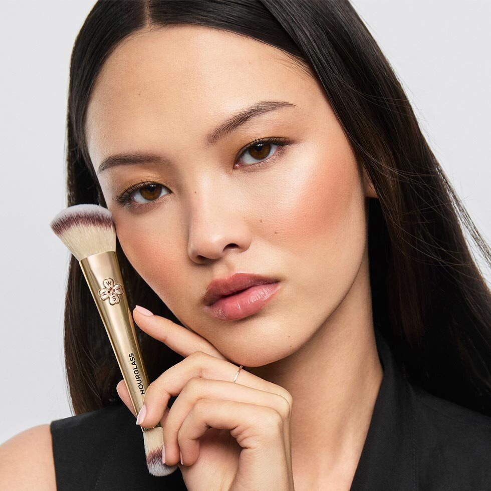 Hourglass model holding the Ambient Lighting Edit Brush II - Wish