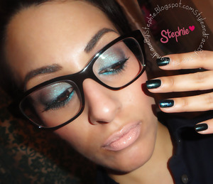 Duochrome eyeshadow, new glasses, and Deborah Lipmann nail polish :)

For more info in the colors used, please check out my blog: StyleandFacebyStephie.Blogspot.com