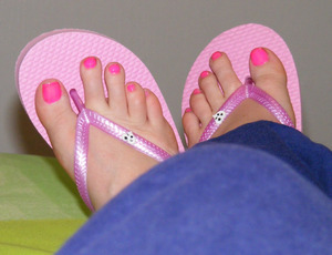 I decided to do bright pink toes for my beach holiday.