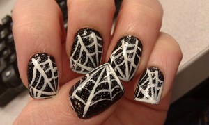 my free-handed spider web nails :)