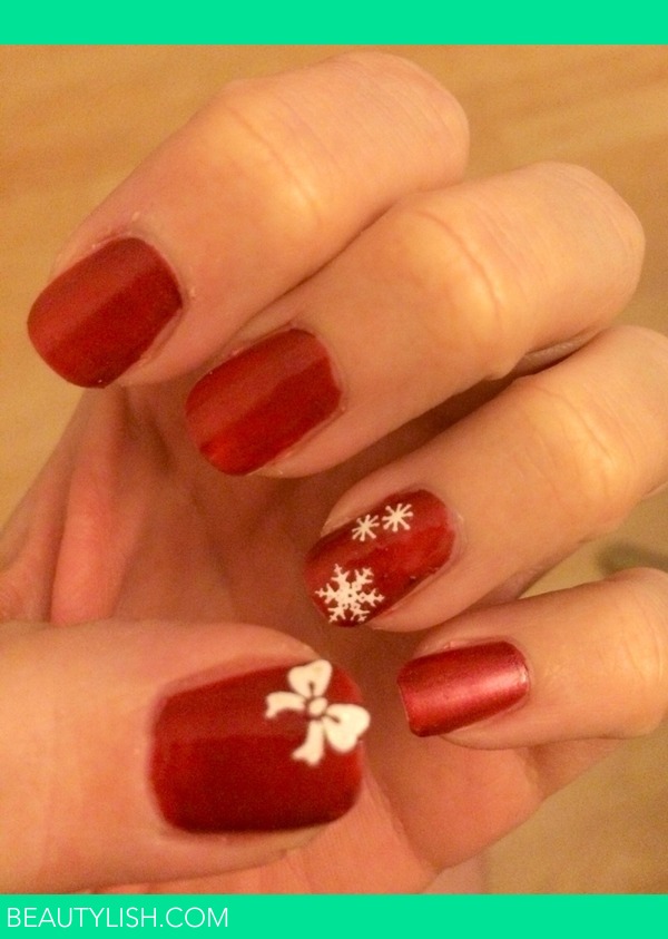 Simple Christmas nails | Laura J.'s Photo | Beautylish