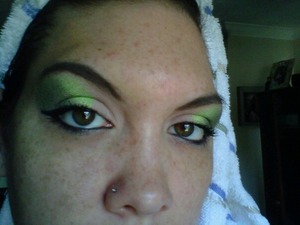 Cat eye look blended with 2 shades of green