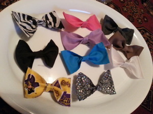 I made these hairbows. So easy and so cute. If u make them, let me c ur pics ;)