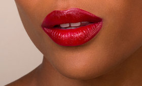 4 Ways to Overcome Your Fear of Wearing Bold Lipstick
