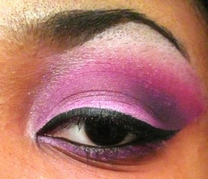 Simple pink eyeshadow look.