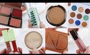WHAT’S IN MY TRAVEL MAKEUP BAG 2019!
