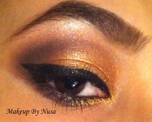 Products used to achieve this look visit my site: www.makeupbynusa.blogspot.dk
