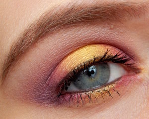 I was inspired by the colours of the Majora's Mask to recreate this eye look :) 
http://beautistique.blogspot.co.uk/2015/05/beauty-majoras-mask-inspired.html NEW EYE LOOK: Make-up inspired by the Majora's Mask. 