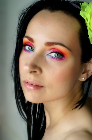 http://wizaz21.blogspot.ie/2013/05/makijaz-tropikalny-tropical-makeup.html