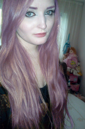 Messing around with photoshop, wanted to try out lilac hair. 
 
..Perhaps I shall dye it this colour one day.