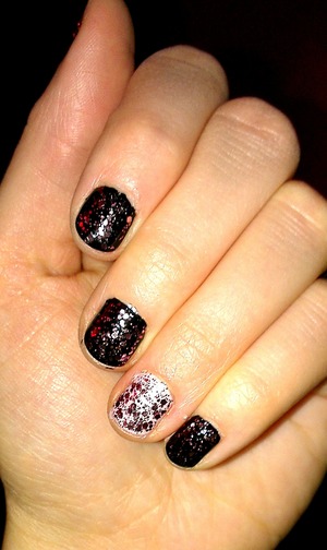 okay, it's not pro style, but I love the sparkling on my nails :) 