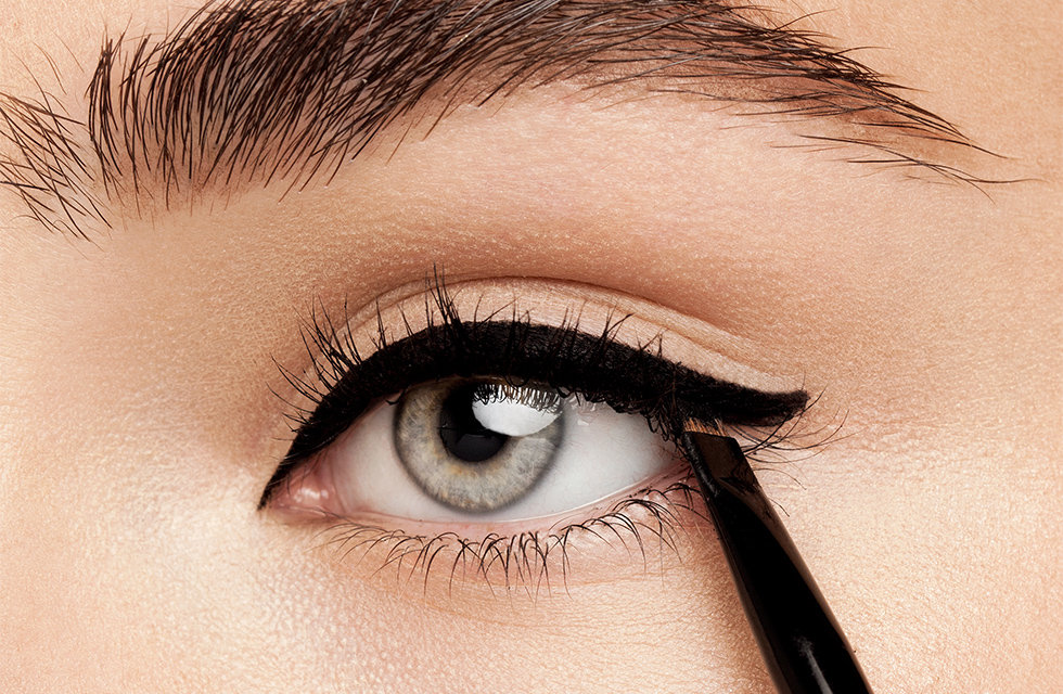 Lull uddannelse Oxide Beauty Basics: How to Do Winged Eyeliner | Beautylish