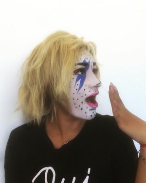 In the Diploma Of Screen And Media we had a lesson dedicated to pop art makeup. This look that I came up with was inspired by my idol Lady Gaga
