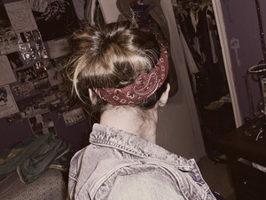 ombre hair vintage style updo w/ red bandana