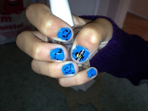 So this is a really bad picture I had the flash on by mistake. One of friends asked me to do bee nails for her.