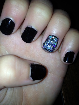 black nails with a blast of sparkle