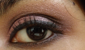 This look is done using body shop shimmer cubes and i thought i would do a look for a date, clubbing or even a party. Hope you enjoy..

http://antique-purple.blogspot.com/2012/06/fotd-dark-cranberry-using-body-shop.html
