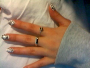 zebra nails <3