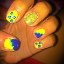 yellow & blue nails 