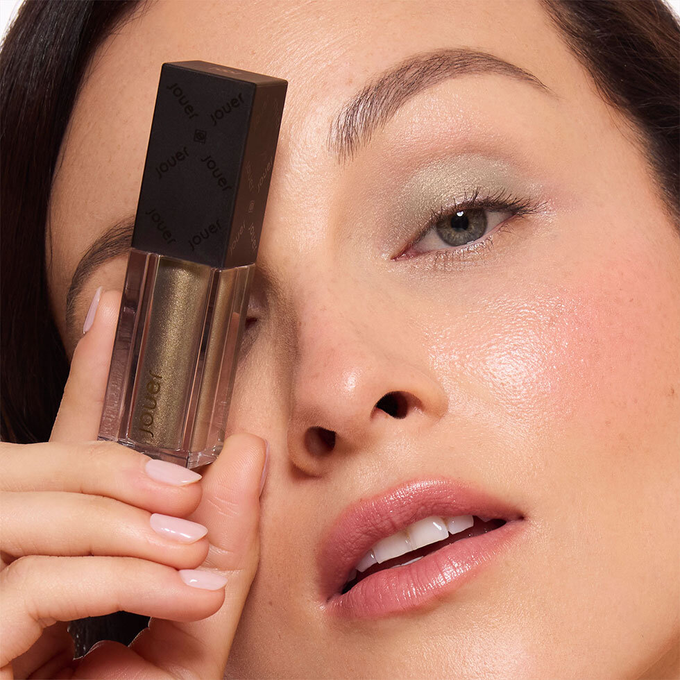 Jouer Cosmetics model wearing the Paris Lights Eye Paint in shade in Sage