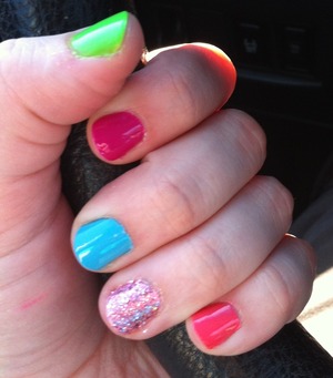 This is still my favorite color combination manicure. It is inspired by the beautylish article on multicolor nails. 