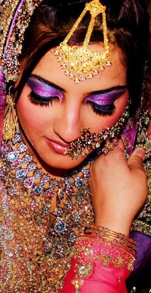 Pakistani/Indian wedding makeup is ALWAYS elaborate. Unlike the traditional american styles of wedding makeup; "desi" brides love color!
 Simply Exquisite Makeup 
