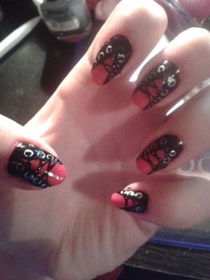 goth corsett nails with black and red 