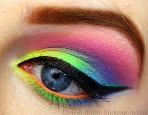 The weather has been absolutely miserable here in Ireland so I thought "what better way to brighten the day" by creating this neon makeup look :)
Tutorial:http://www.youtube.com/watch?v=ztWN4XwXDaQ