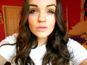 Hi babiieess, in some way inspired by the way nicki minaj wears her makeup, this is a bright spring look with yellows and purples. hope yaa loveee