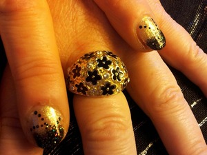 Black n gold to match the ring!
