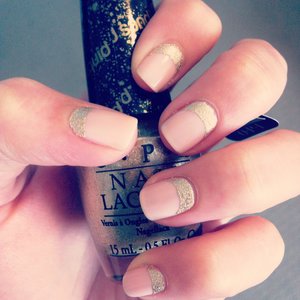 Opi colour is liquid sand in 'Honey Ryder'
Loreal color riche is in 'opera ballerina'