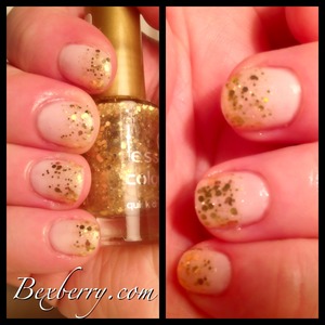 Just a nude nail with ombré glitter to spice it up a bit. Great for work!