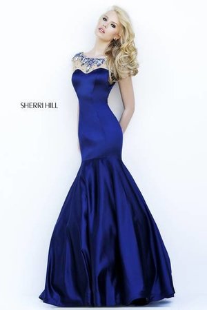 I am literally in love with this dress! #prominspiration