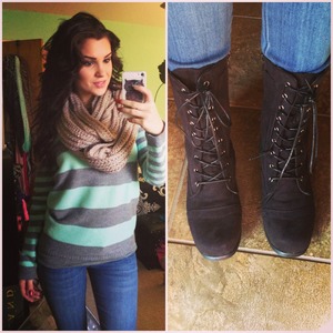The sweater, scarf and boots are all from forever21!