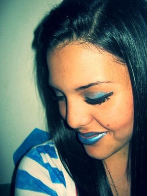 i love blue!  but... what do you think? :*