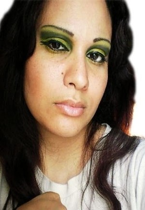 Queen Bee Smokey Black&Yellow. This won 4th place in SHANY cosmetics smokey eye contest June 2011