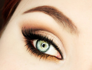 Warm, elegant, sparkly, delicate smokey eye with soft liner.
Perpect look for everyone, especially for those ones who don’t feel confident with eyeliner because the more you smudge it – the better it’s going to look.

You can change the warm copper look on the lower lid to compliment your eye colour better.
If you’d soften it a little bit more it would be a stunning bridal look. :)

PRODUCTS USED:
– MAC paint pot in Soft Ochre as a base
– Inglot brow pomade no.16
– MUG eyeshadows in White lies (under the brow bone), Beaches&cream (transition shade), Cocoa bear (above the crease and on the lower lash line), Bada bing (in the crease, outer corner, lower lid), Corrupt (to smudge the eyeliner), Mirage (all over the lid), Glamorous (lower lid)
– MUG loose pigment in Afterglow (inner corner) and Sweet dreams (all over the lid)
– MUG gel liner in Immortal

– Lancome grandoise mascara in black
– Eylure false lashes