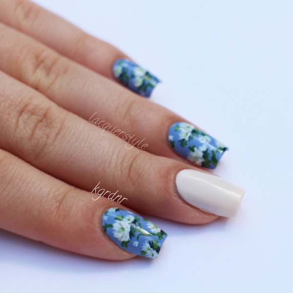 Blue & White Floral Nails | Kristin G.'s (kgrdnr) Photo | Beautylish