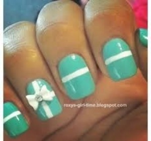 These are the perfect nails for a birthday or Christmas, but for Christmas you could do them in red and green