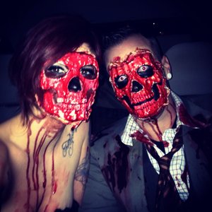 My makeup I did for my boyfriend and I's Halloween costume .. Sweet dreams kids 😉