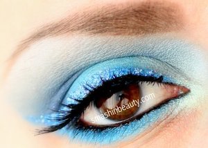 Inspired by the Ocean 
more details and pictures 
http://smashinbeauty.com/ocean-inspired-blue-makeup/